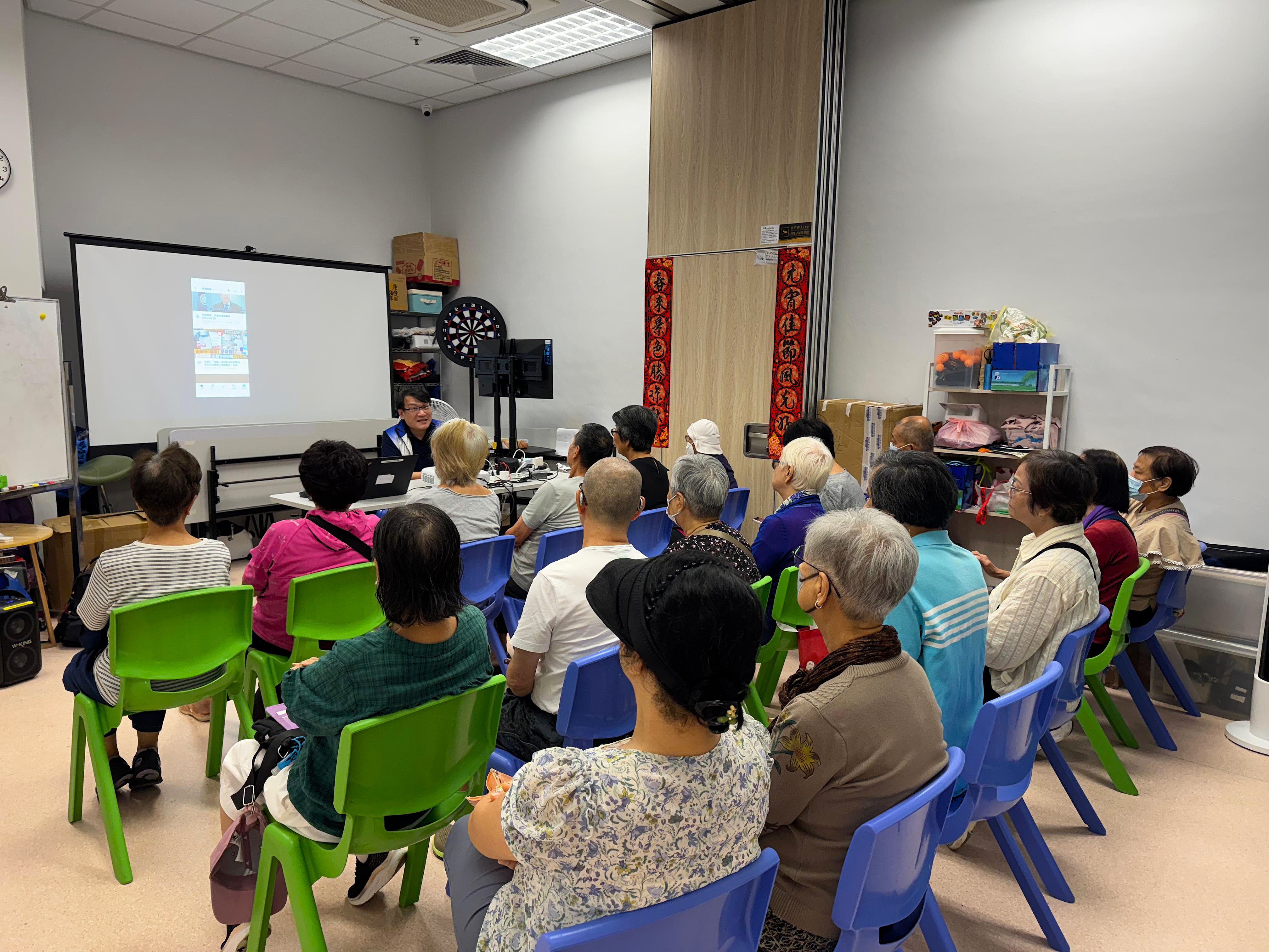 1760432501929.jpg 20250820「友智識」-博愛數碼應用班_NHA(2).jpg